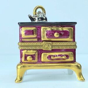 Old-Fashioned Stove Oven with Tea Kettle Limoges Box (Rochard) A29